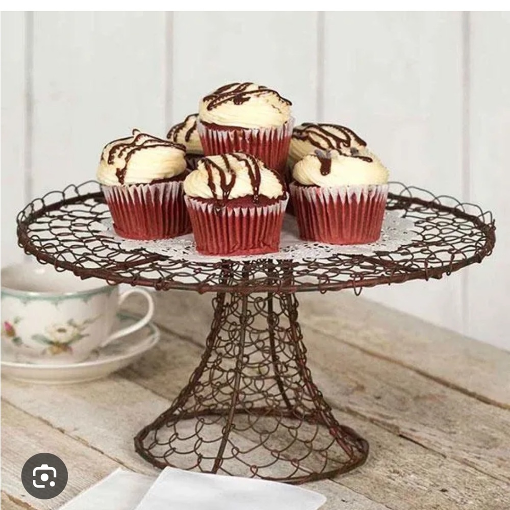 Rustic Wire Cake Stand - Picture 3 of 6